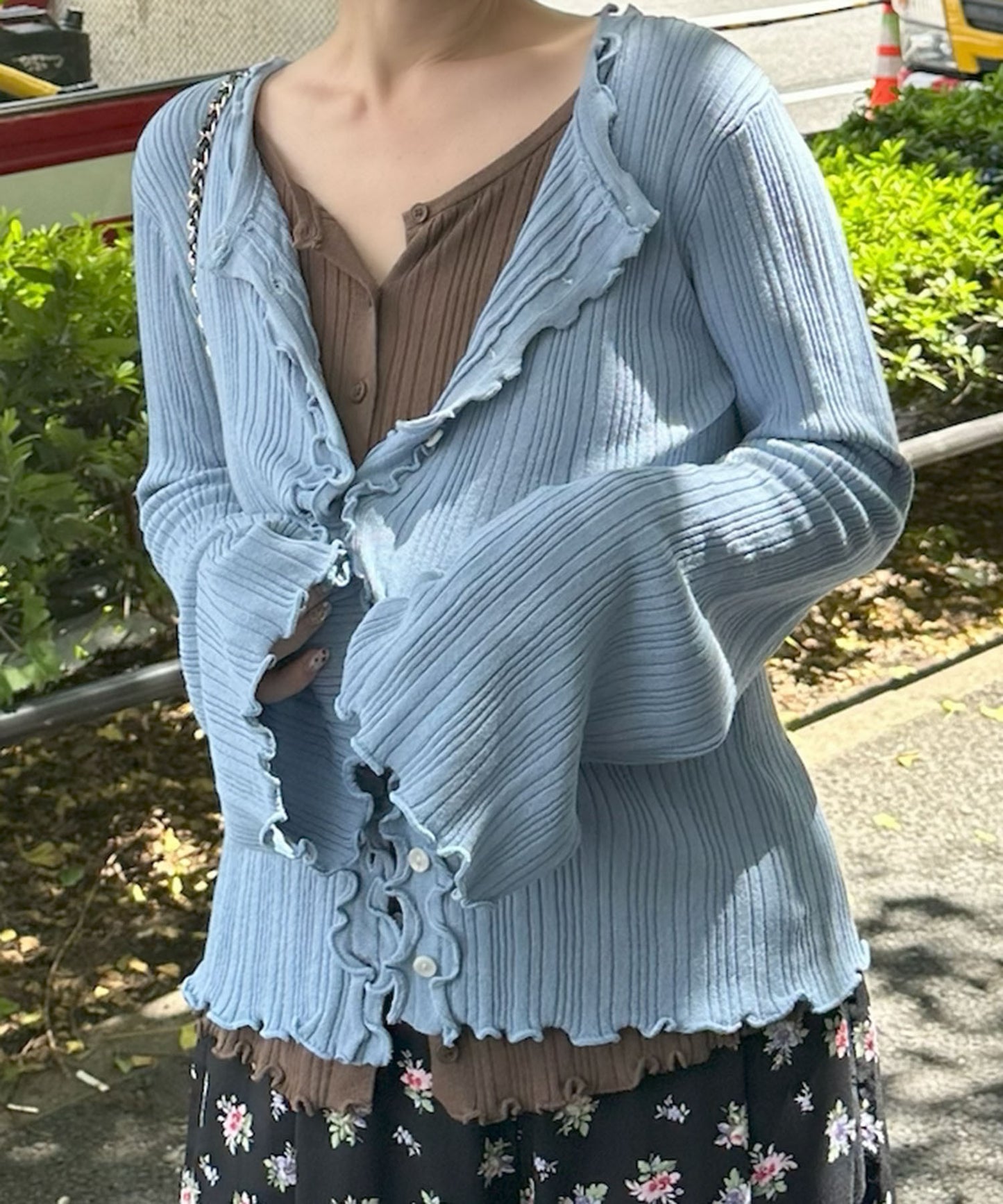 ふりふりいっぱいレイヤードしてる風カーデ【サックスブルー】