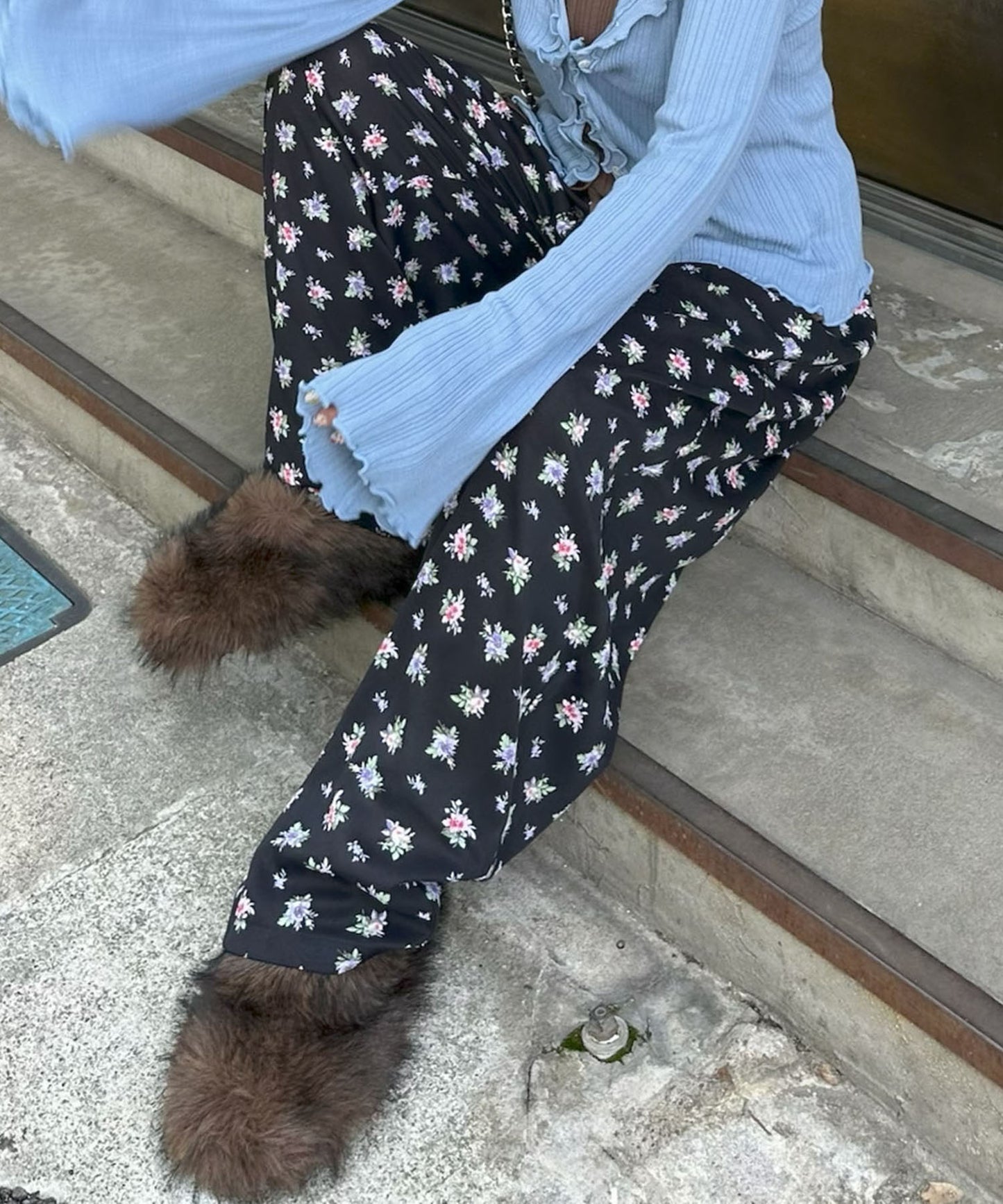 【セットアップで着られる】花柄パジャマゆるパンツ【ブラック】