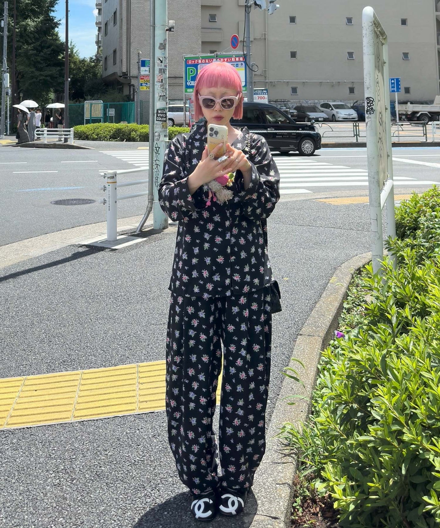 【セットアップで着られる】花柄パジャマゆるシャツ【ブラック】
