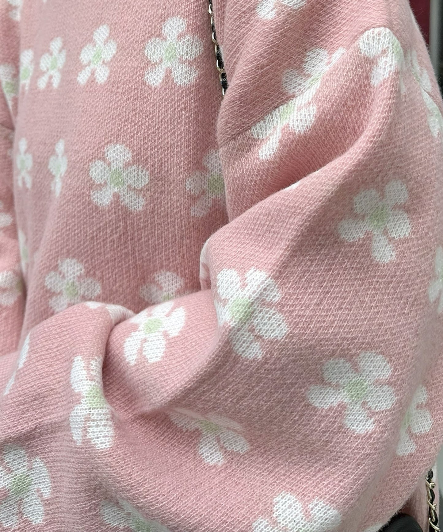 【セットアップで着られる】お花のニットトップス【ピンク】