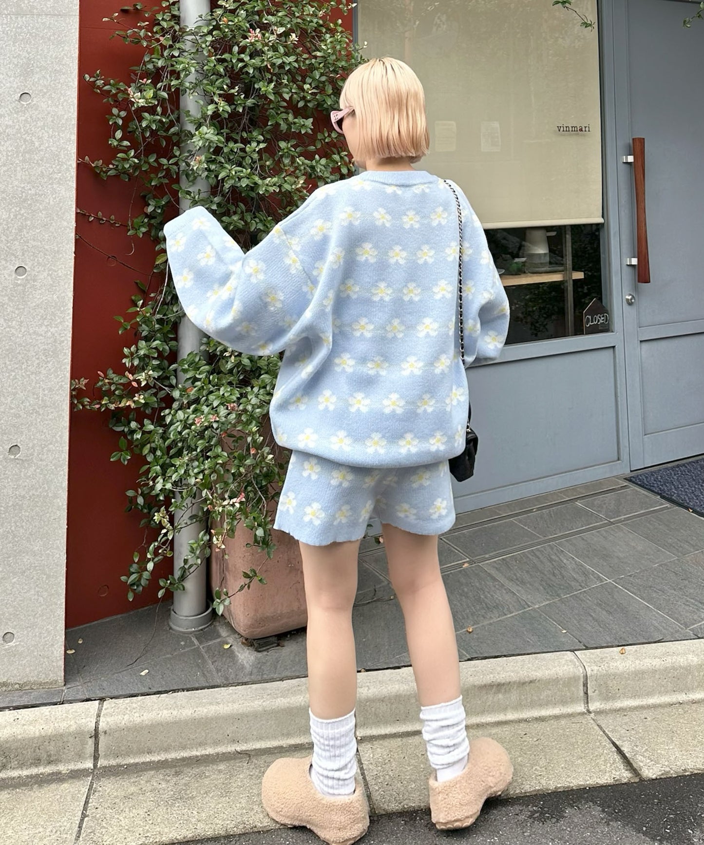【セットアップで着られる】お花のニットパンツ【サックスブルー】