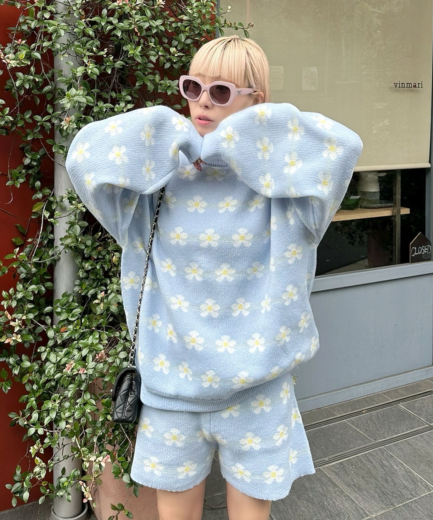 【セットアップで着られる】お花のニットパンツ【サックスブルー】