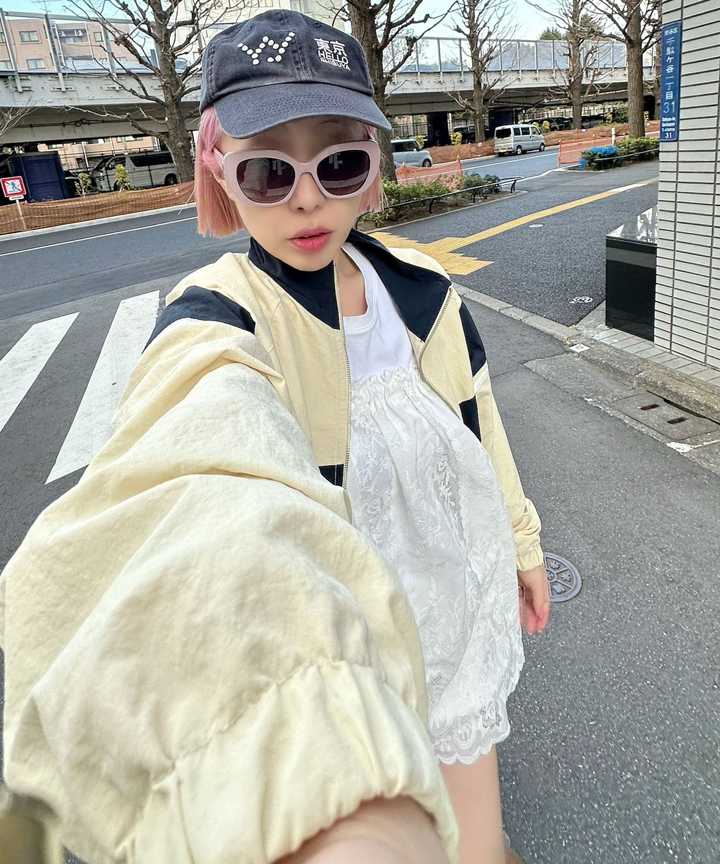 ライン配色スポーツブルゾン【ベージュ】
