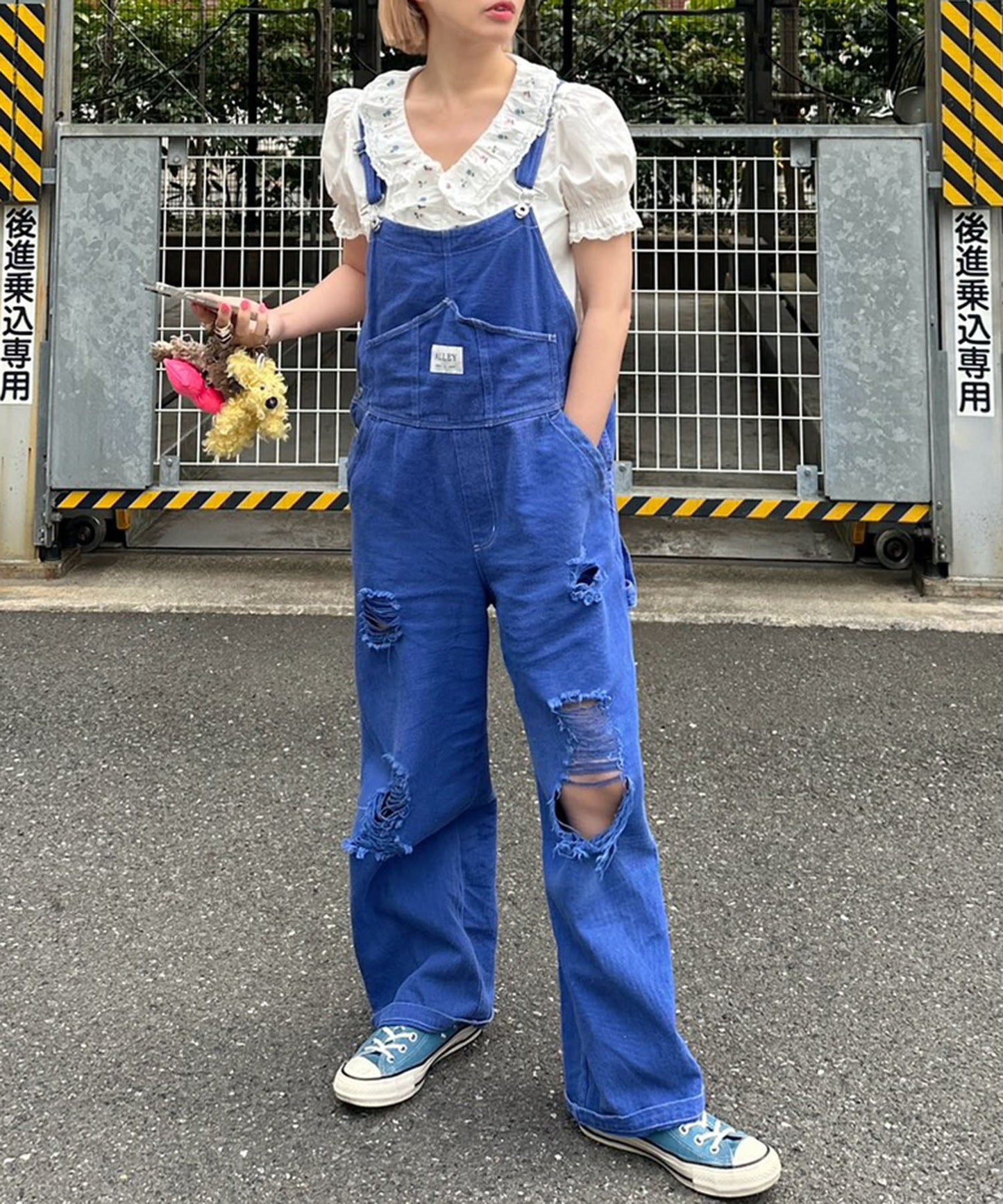 フラワー刺繍ブラウス【オフホワイト】