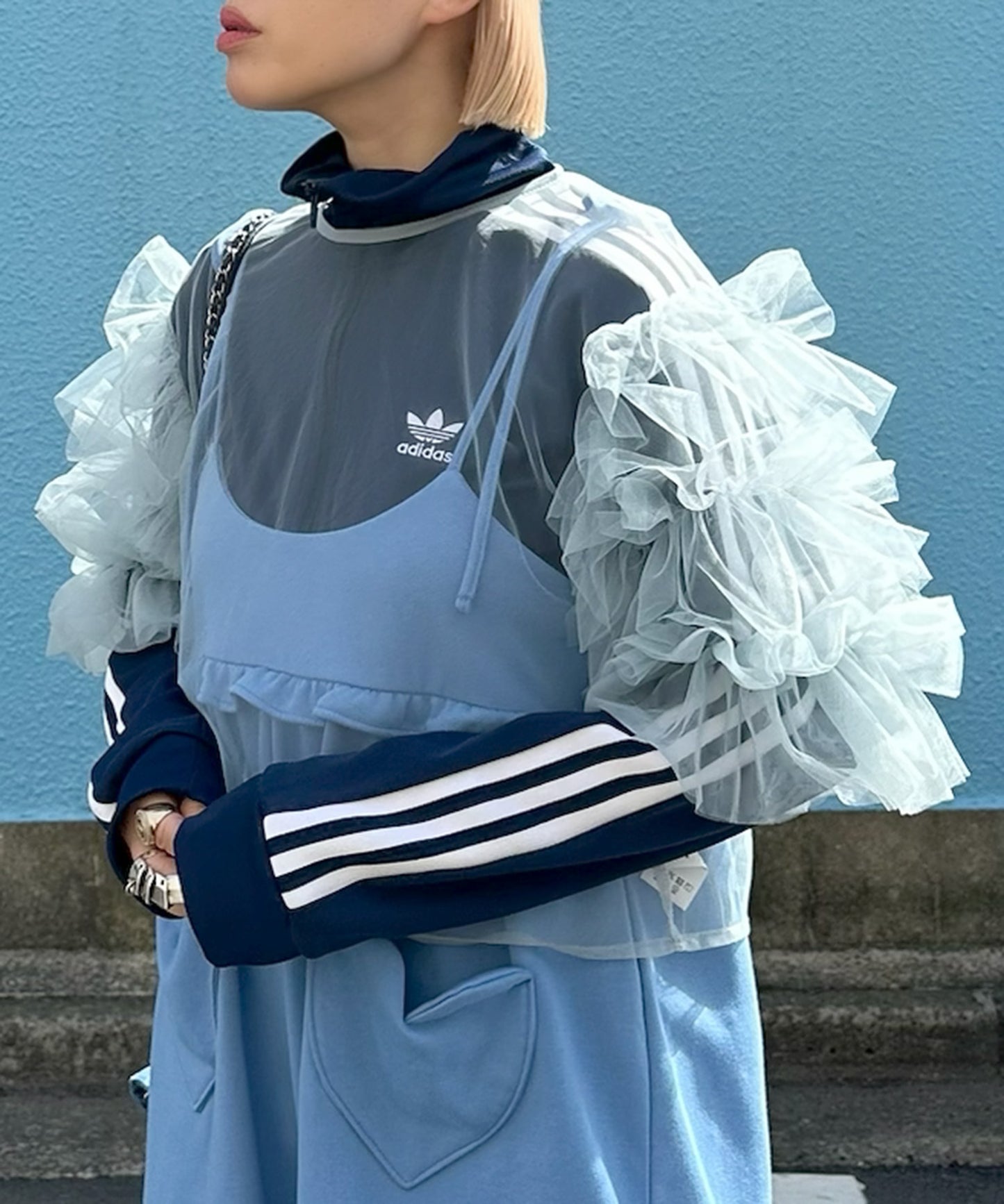 袖フリフリフラメンコシアーブラウス【サックスブルー】